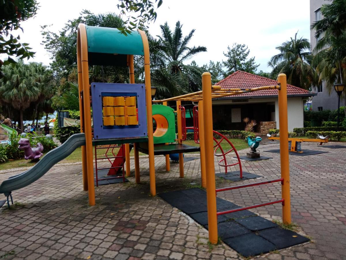 Glory Beach Resort Private Penthouse Port Dickson Extérieur photo