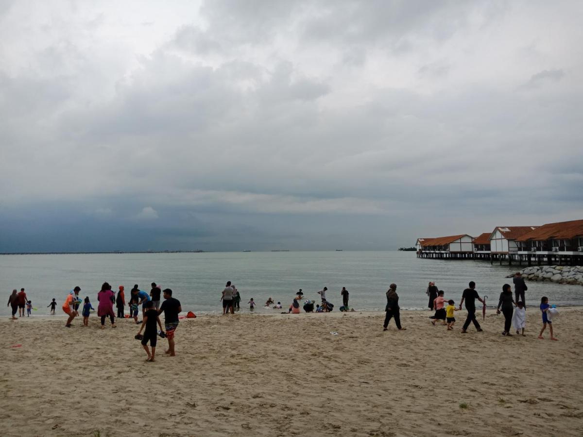 Glory Beach Resort Private Penthouse Port Dickson Extérieur photo