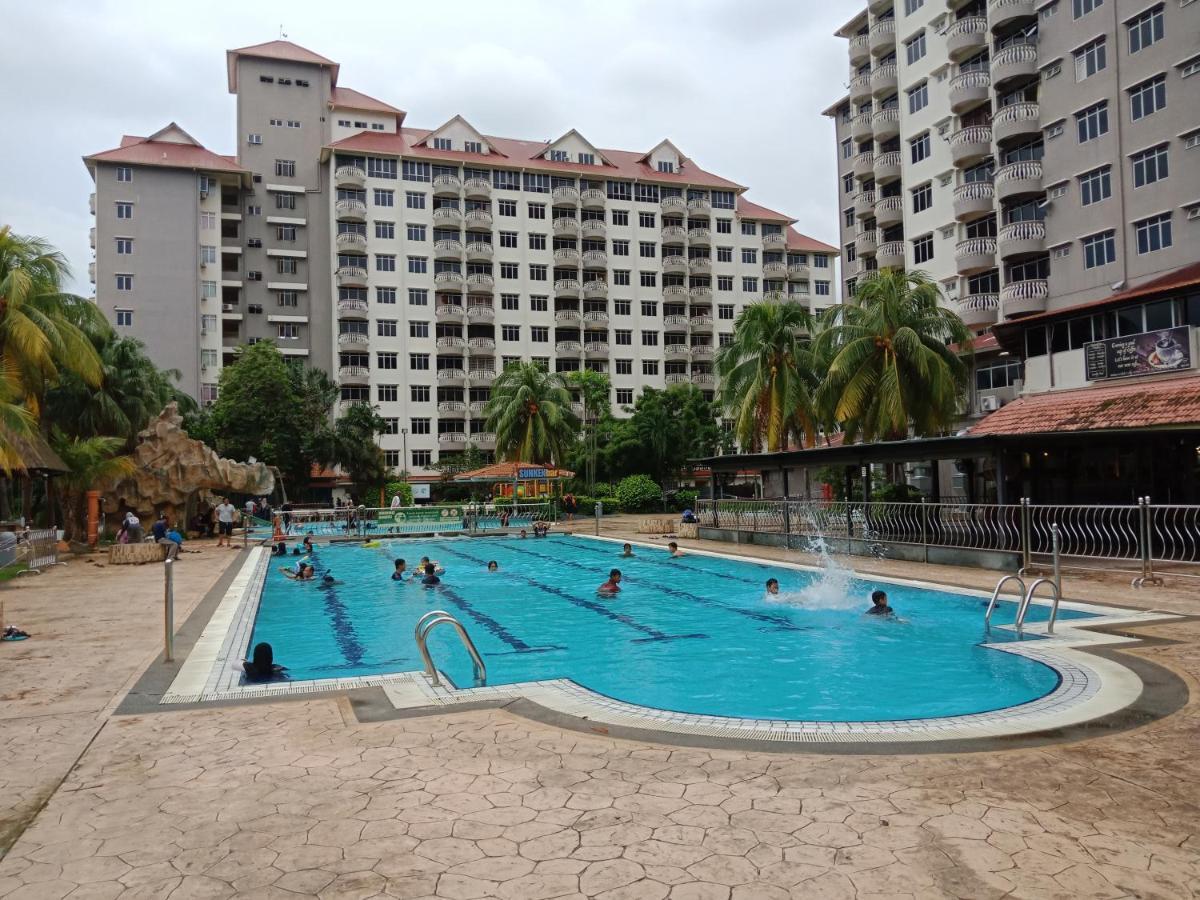 Glory Beach Resort Private Penthouse Port Dickson Extérieur photo